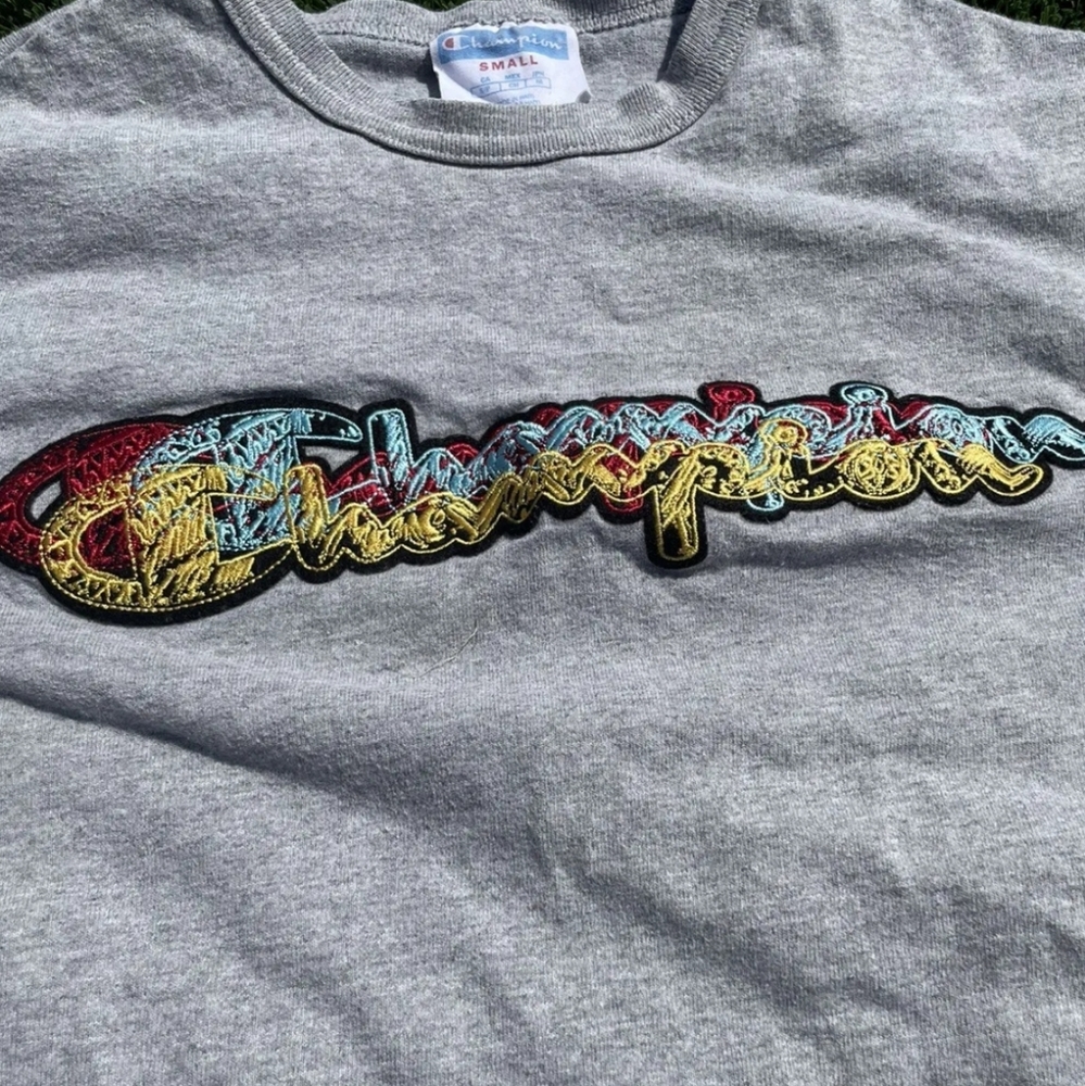 Champion Gray Cotton T shirt Embroidered Logo Red Blue Pullover Mens Sz Small
